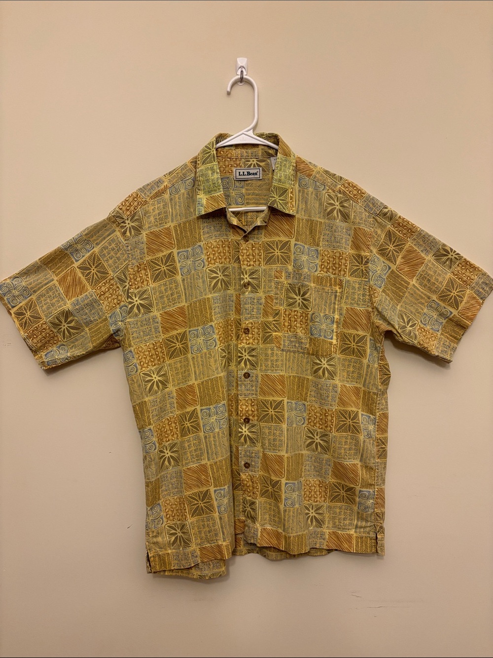 L.L. Bean Vintage Men's Short-Sleeve Patchwork Camp Hawaiian Shirt Size M